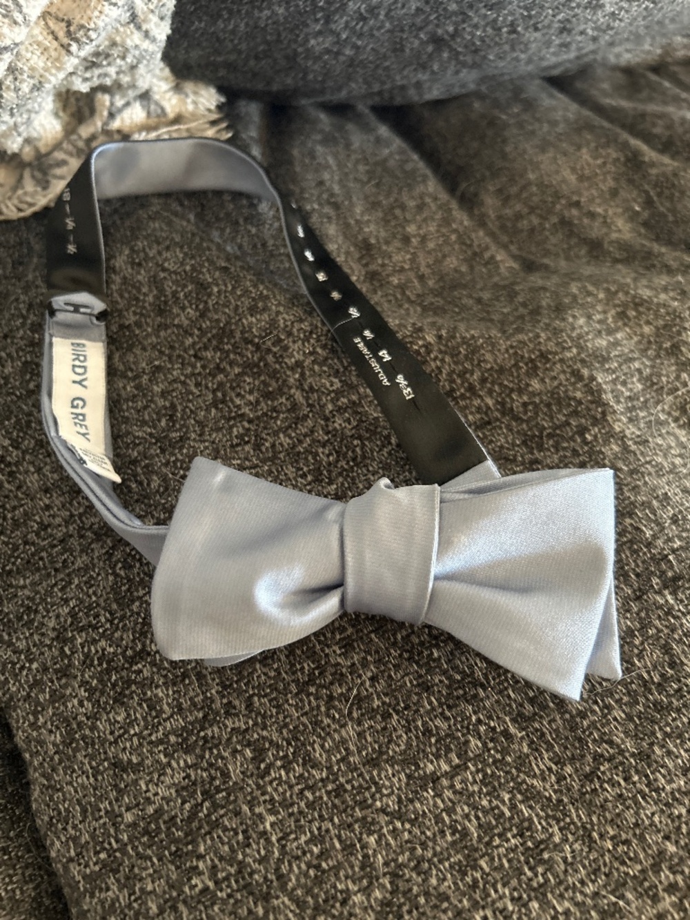 Bow tie